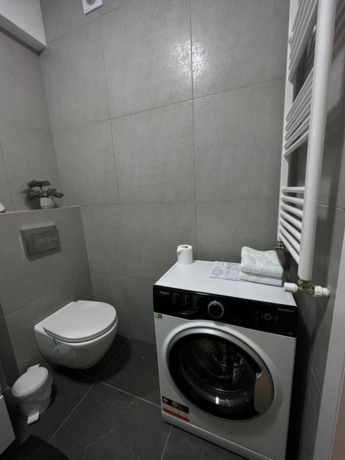 Hi-Tech Aparts Chişinău Esterno foto