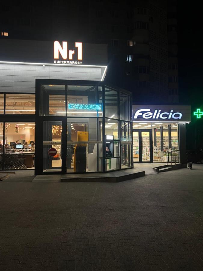 Hi-Tech Aparts Chişinău Esterno foto